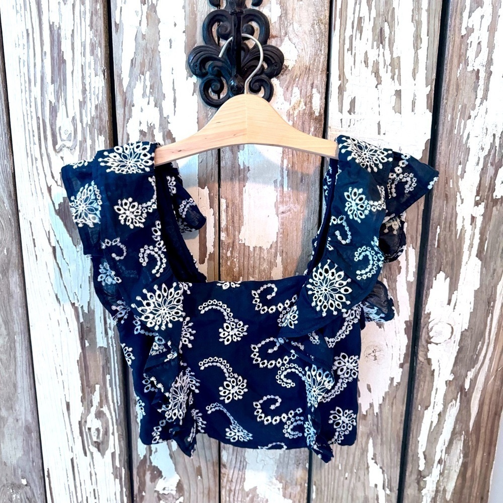 Pants Store Blue & White Banadana Crop top size small